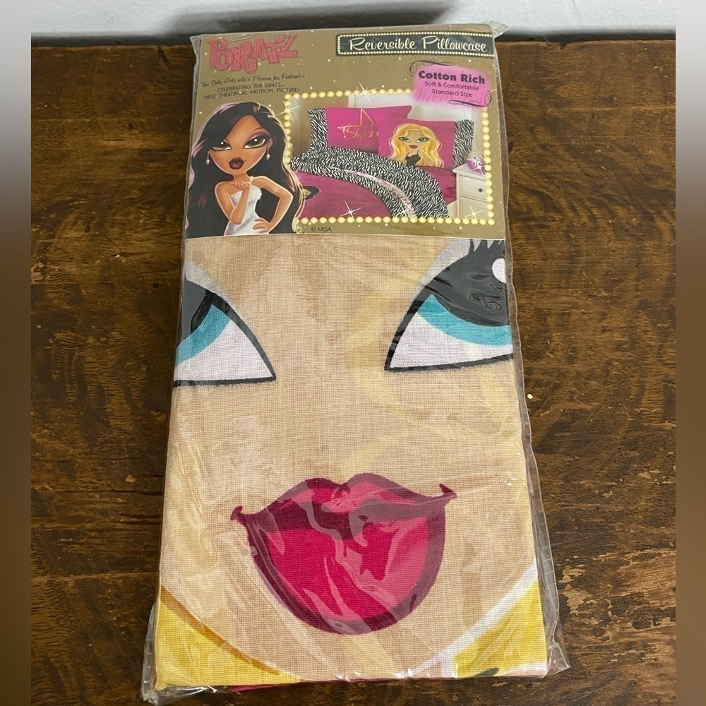 Vintage Bratz Hollywood pillowcase